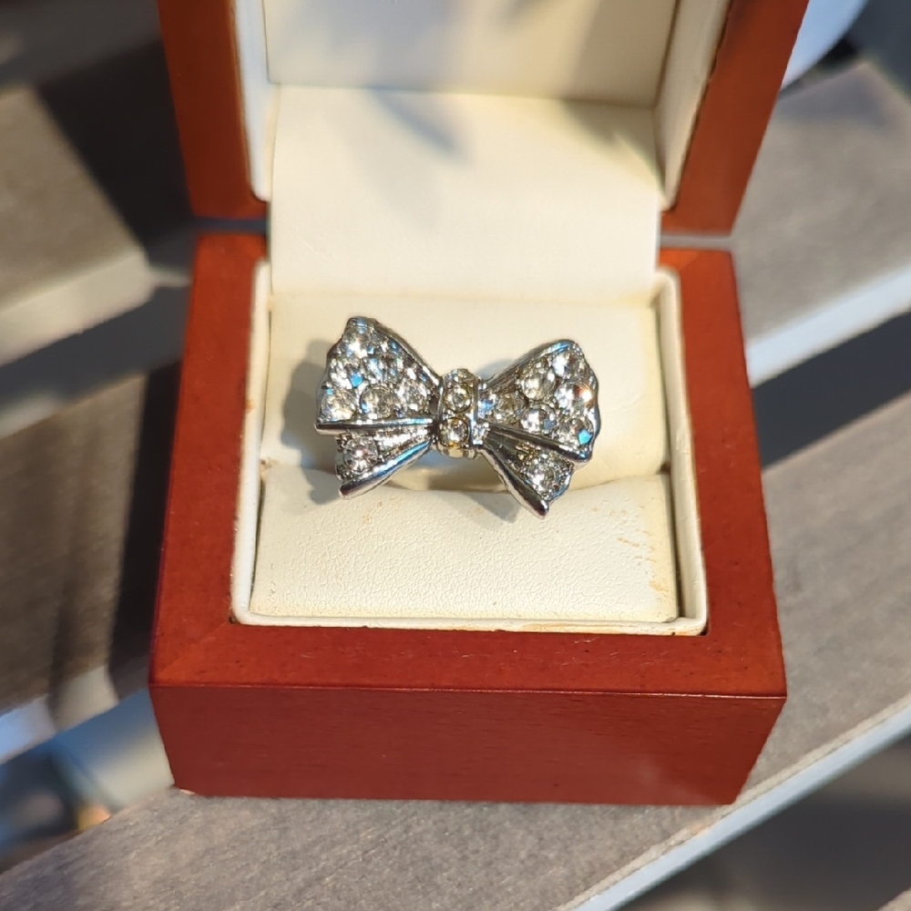 Sparkling Silver Bow Ring